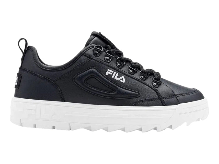 Tenis FILA Disruptor Court en color negro con suela blanca de plataforma y relieve dentado.