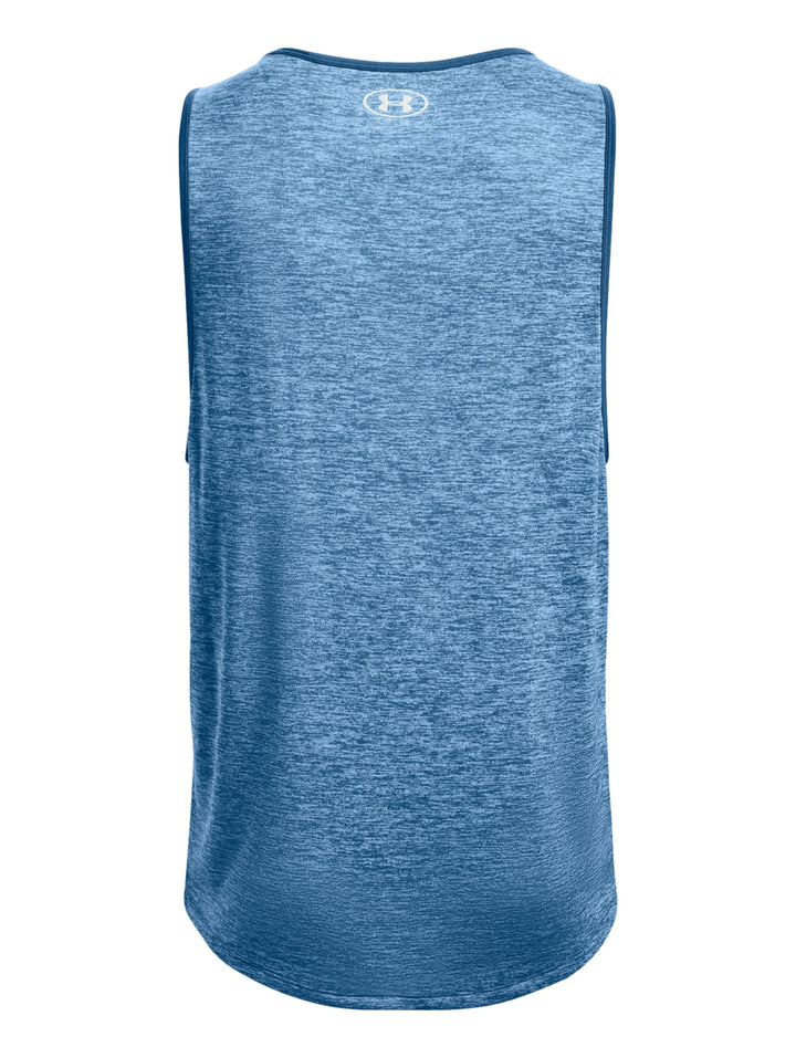 Hombre vistiendo una camiseta sin mangas Under Armour color azul jaspeado para deporte.