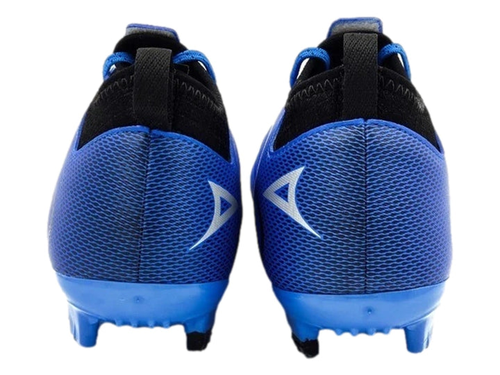 Zapato de fútbol Pirma Brasil color azul rey con detalles negros y tacos para pasto natural.