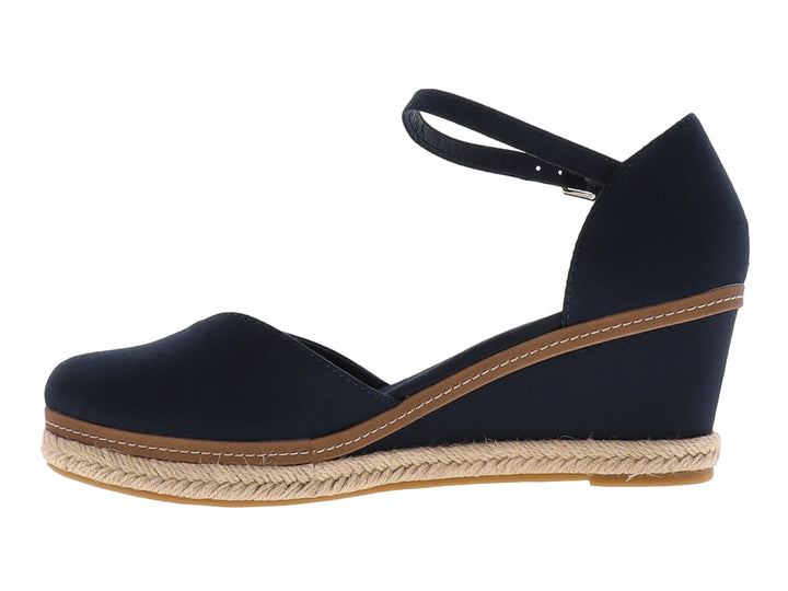 Sandalia de plataforma Tommy Hilfiger color azul marino con suela de yute y correa al tobillo.