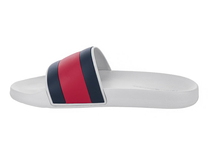 Sandalia slide Tommy Hilfiger en color gris con banda ancha en colores azul, blanco y rojo.