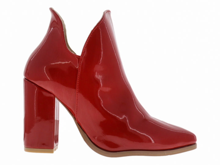 Bota de tacón grueso en color rojo brillante con acabado de charol para mujer.