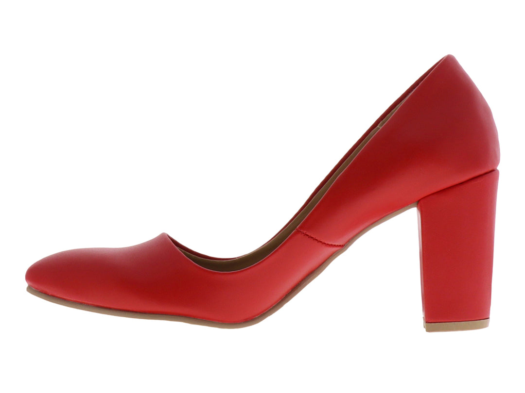 Zapato de tacón grueso color rojo en material sintético liso con punta redonda.