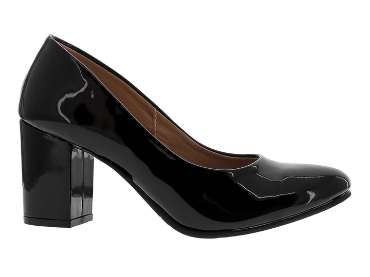 Zapato de tacón grueso en color negro charol brillante con interior beige para mujer.