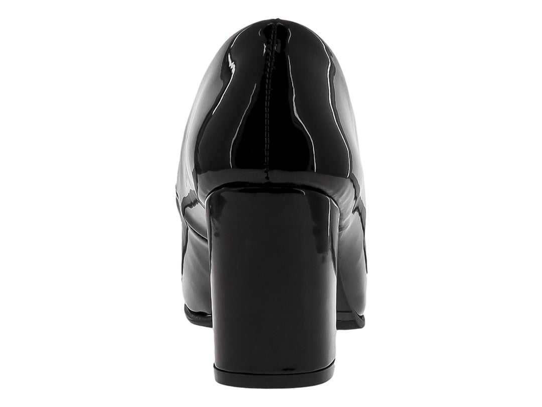 Zapato de tacón grueso en color negro charol brillante con interior beige para mujer.