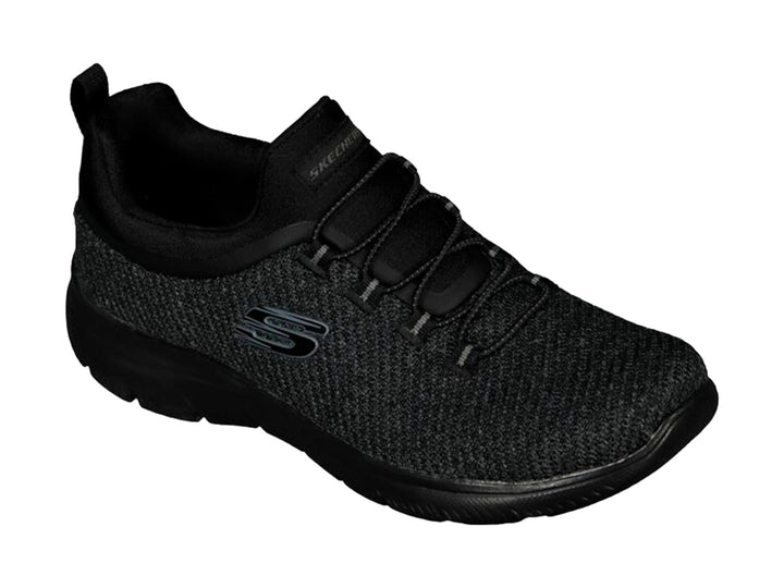 Tenis deportivos Skechers color negro con acabado tejido y suela flexible.