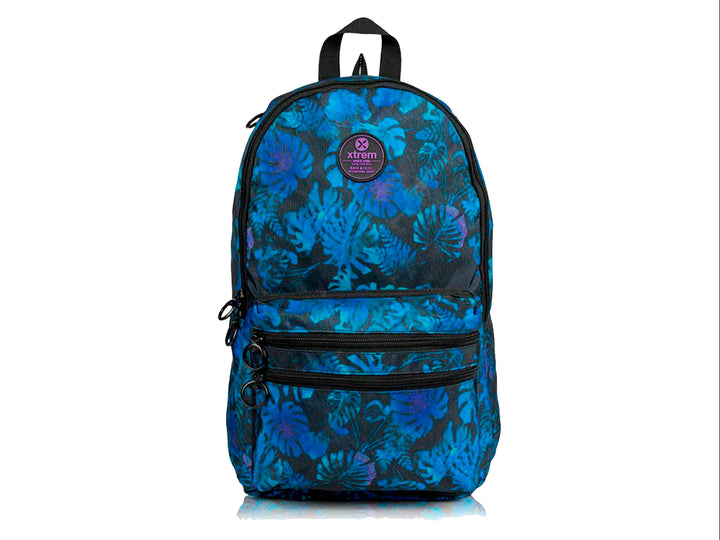 Mochila XTREM color azul y negro con estampado de hojas tropicales y un bolsillo frontal con cierre.