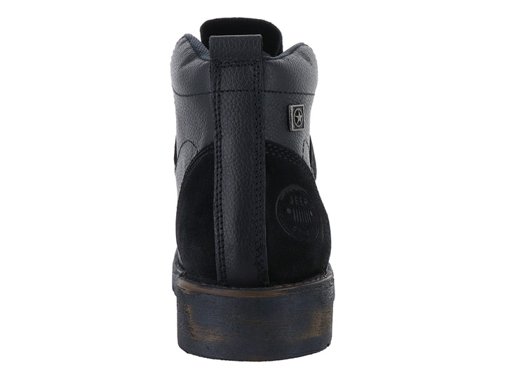 Bota casual JEEP de cuero graneado color negro con agujetas y suela robusta.
