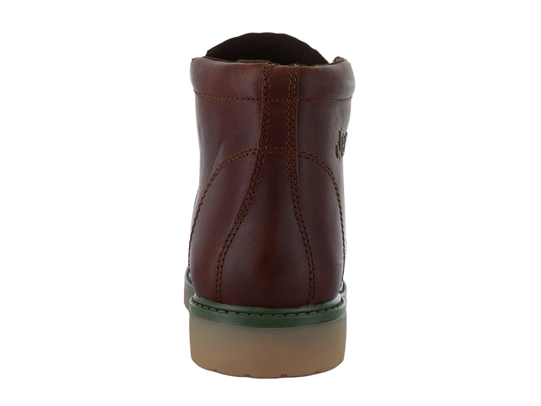 Bota casual color marrón con detalles en verde y beige en la suela, marca Jeep.