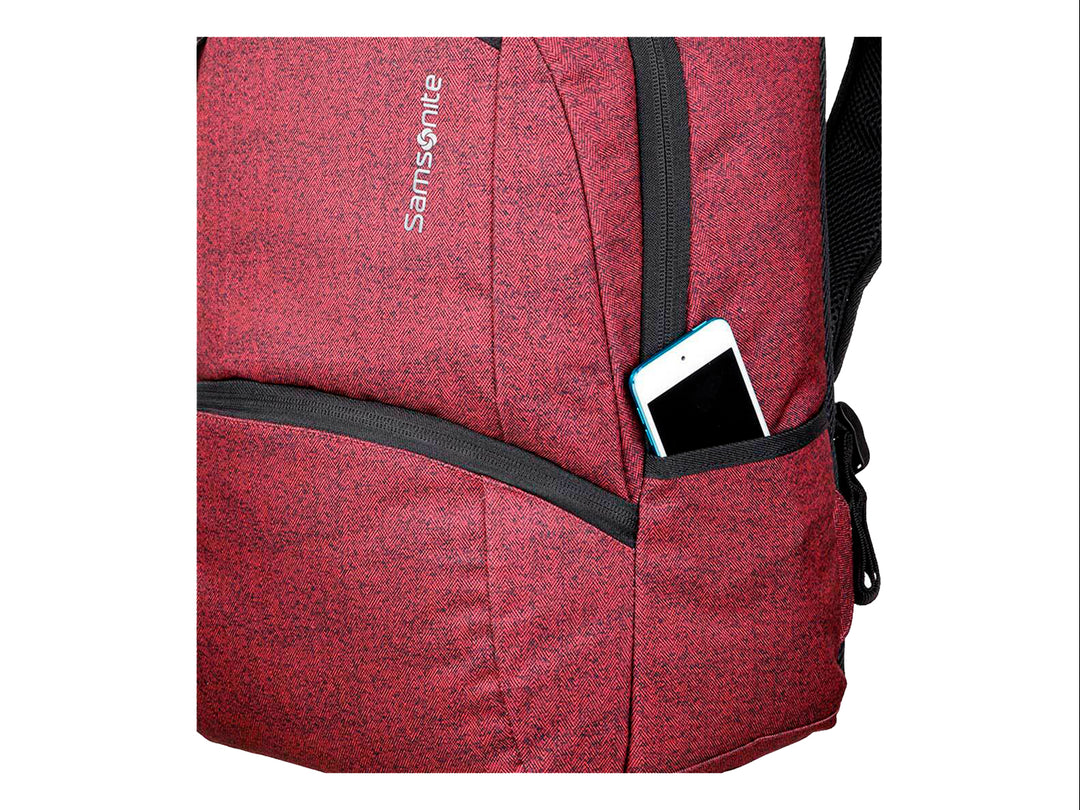 Mochila Samsonite color rojo bone con detalles en negro y múltiples compartimentos.