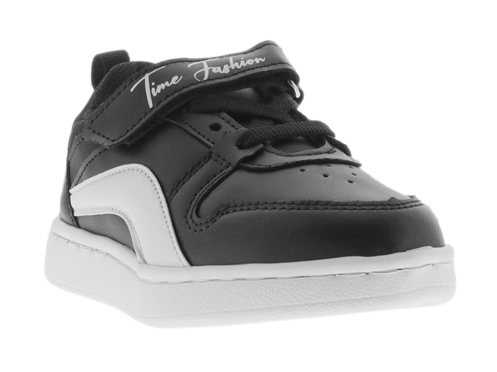 Tenis deportivo para Bebé color negro con detalles y suela blanca, cierre de agujetas y velcro.