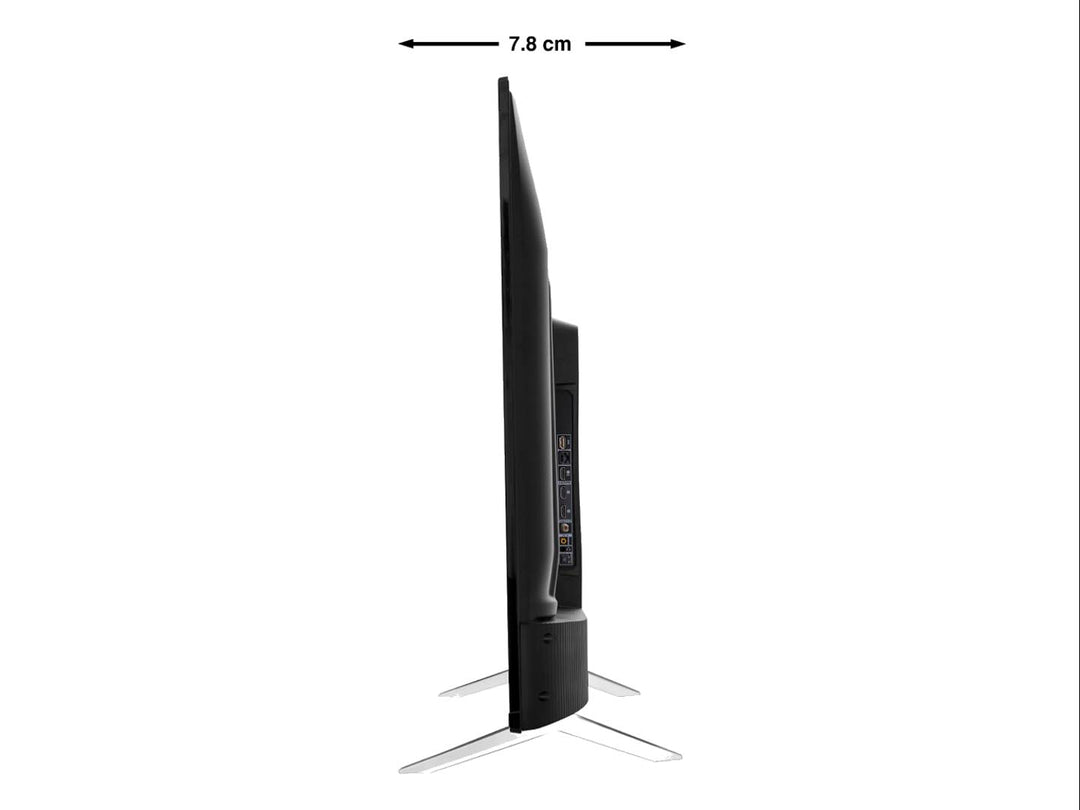 Televisor TCL de 50 pulgadas color negro con pantalla 4K UHD y soportes plateados.