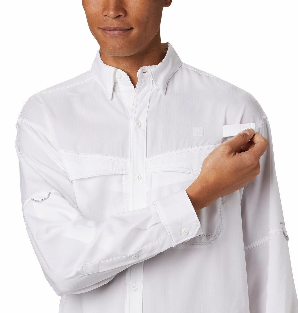 Camisa Columbia Low Drag Offshore color blanco, manga larga con bolsillos en el pecho.