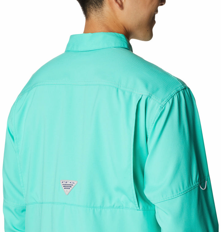 Camisa Columbia Low Drag Offshore de manga larga en color turquesa eléctrico.