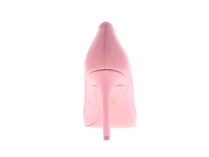 Zapato de tacón alto color rosa con punta puntiaguda.