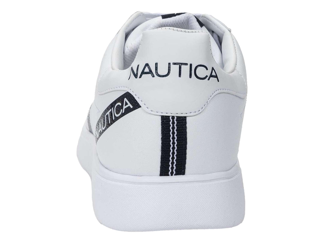 Tenis blancos Nautica de estilo casual con agujetas y suela blanca.