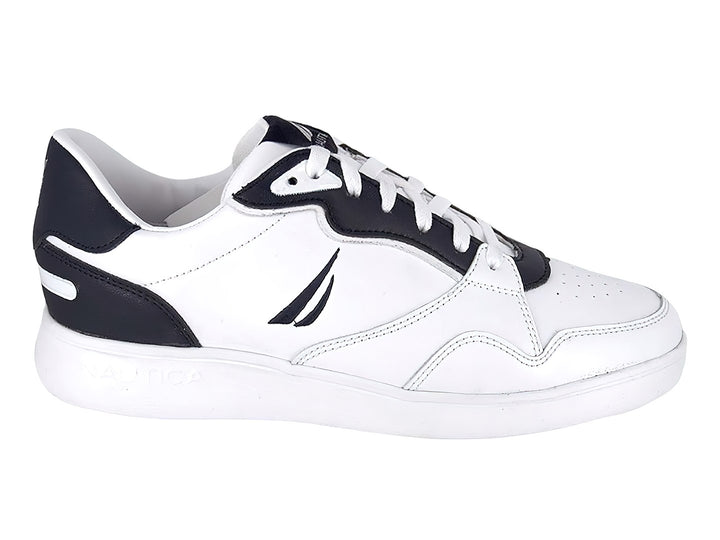 Tenis Nautica Fulton color blanco con detalles en azul marino y suela blanca.
