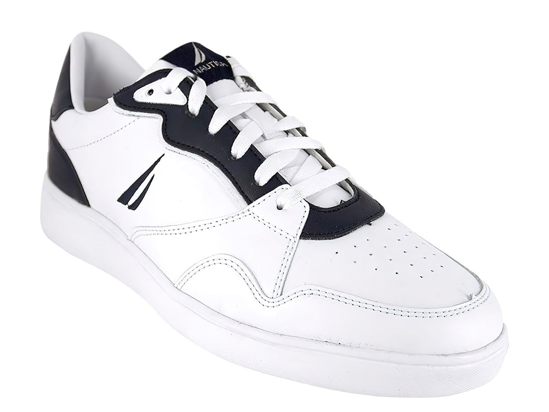Tenis Nautica Fulton color blanco con detalles en azul marino y suela blanca.