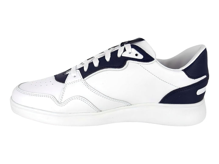 Tenis Nautica Fulton color blanco con detalles en azul marino y suela blanca.