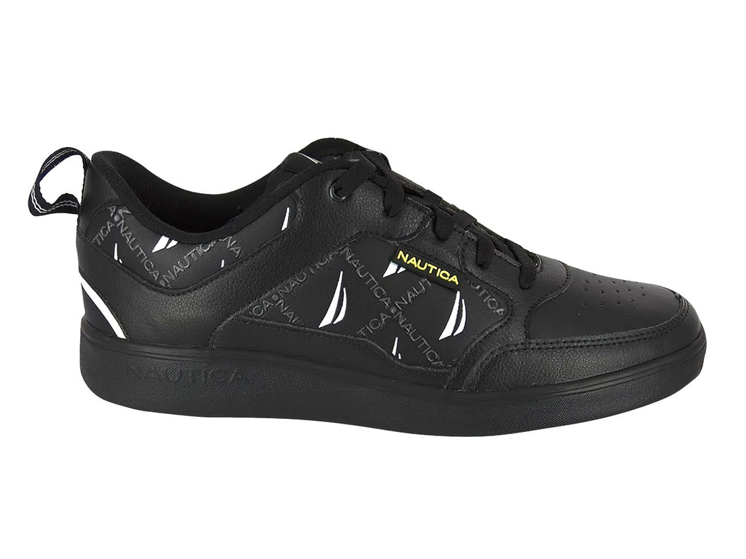 Tenis deportivos color negro de la marca Nautica con detalles en blanco y amarillo.