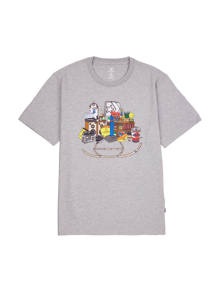 Playera Converse color gris vintage con un diseño gráfico colorido en la parte frontal.