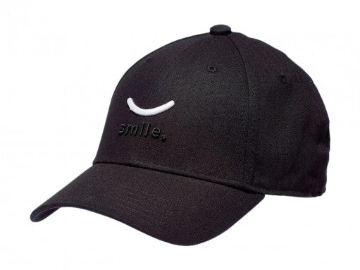 Gorra Converse color negro con bordado blanco y texto &