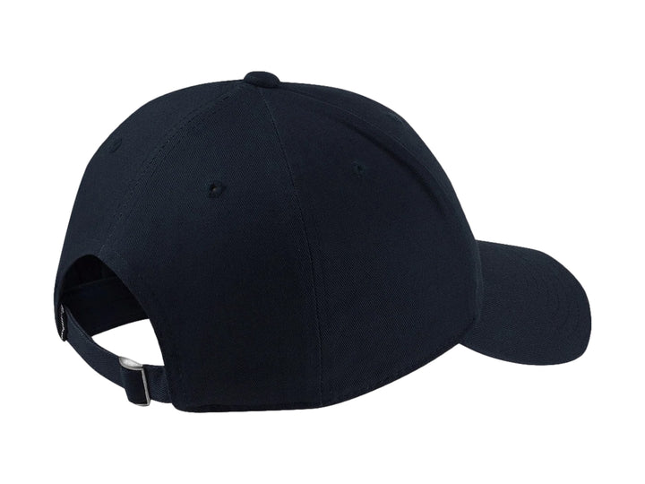 Gorra Converse color azul marino con logotipo circular blanco y azul en el frente.