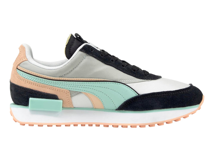 Tenis PUMA Future Rider Double en colores gris, negro, verde menta y durazno con suela blanca y rosa.