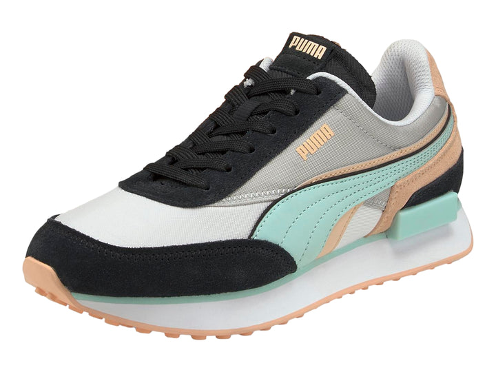 Tenis PUMA Future Rider Double en colores gris, negro, verde menta y durazno con suela blanca y rosa.
