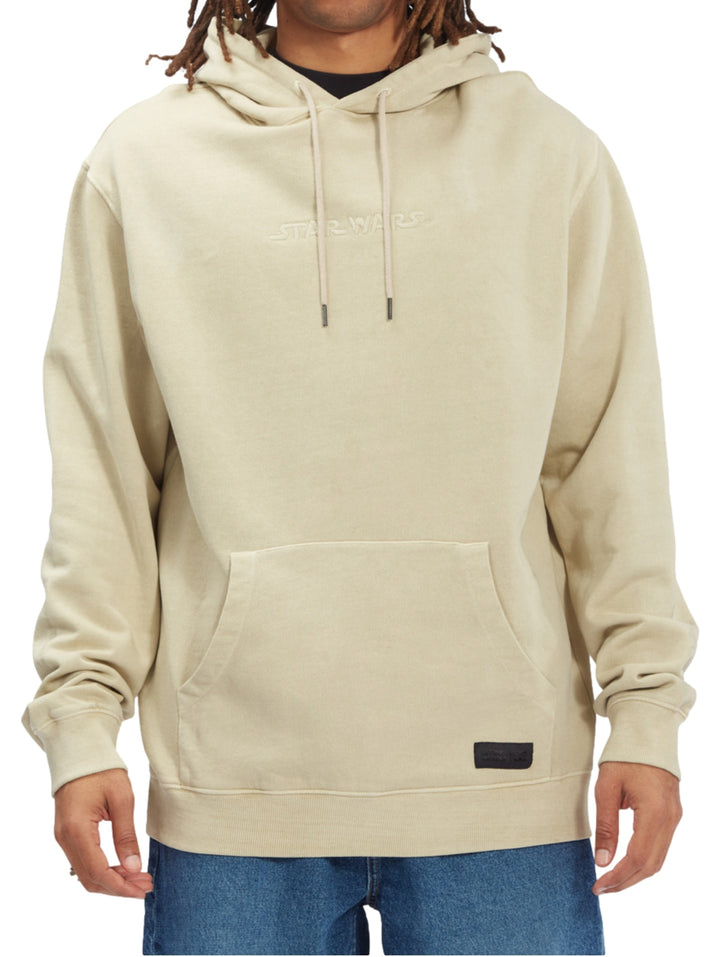 Sudadera con capucha color arena de DC Shoes con detalle de Star Wars en el pecho.
