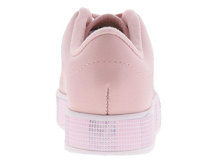 Tenis color rosa para niña con suela de plataforma y ojillos multicolores.