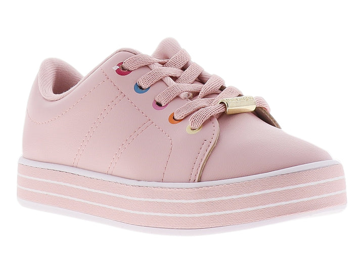 Tenis color rosa para niña con suela blanca y detalles coloridos en los ojales.