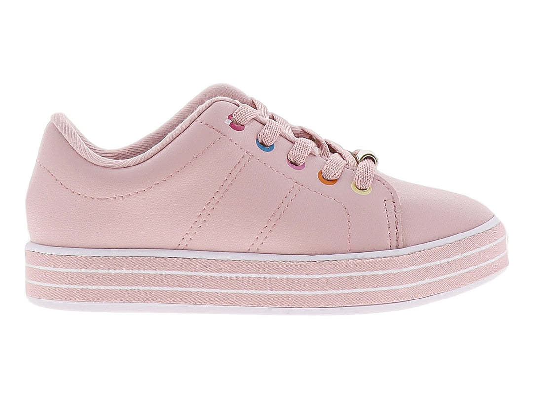 Tenis color rosa para niña con suela blanca y detalles coloridos en los ojales.