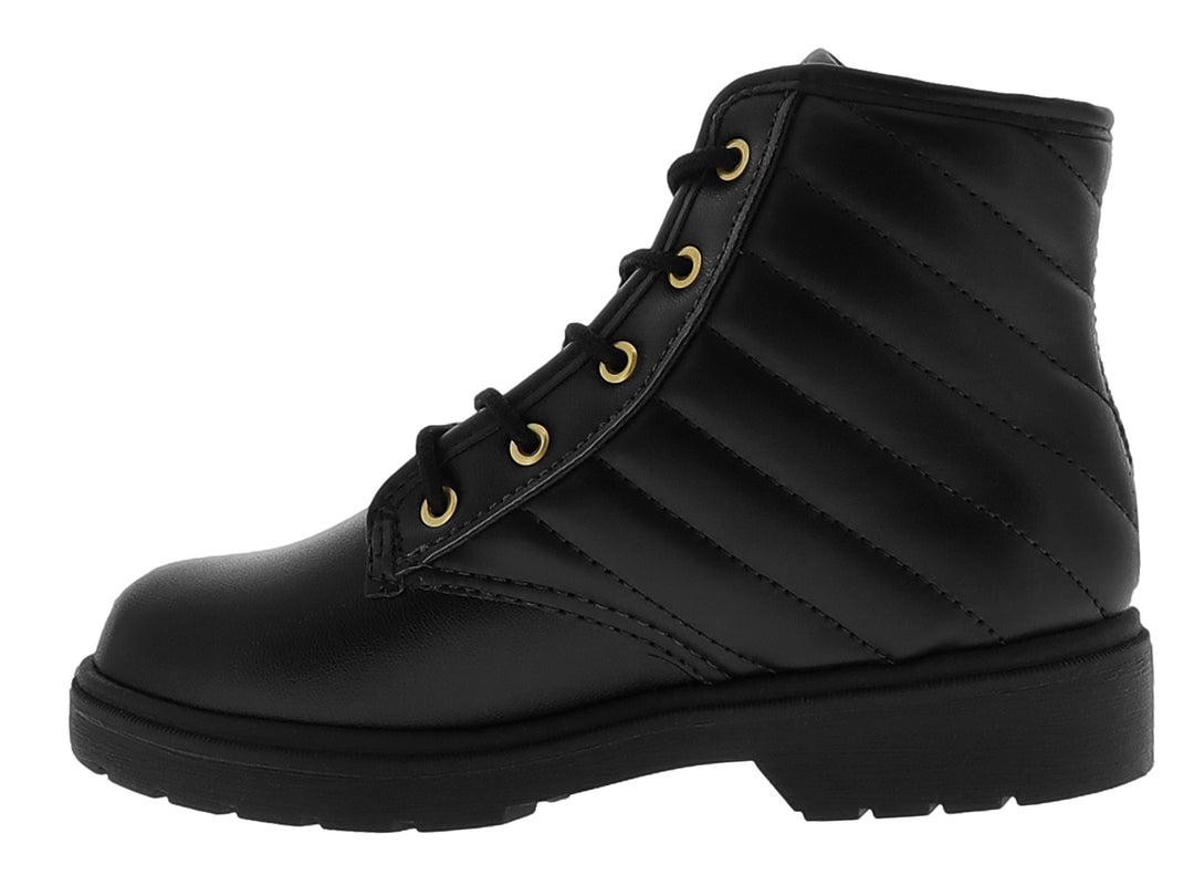 Bota infantil de color negro con agujetas y ojillos dorados, suela gruesa y acabado liso.