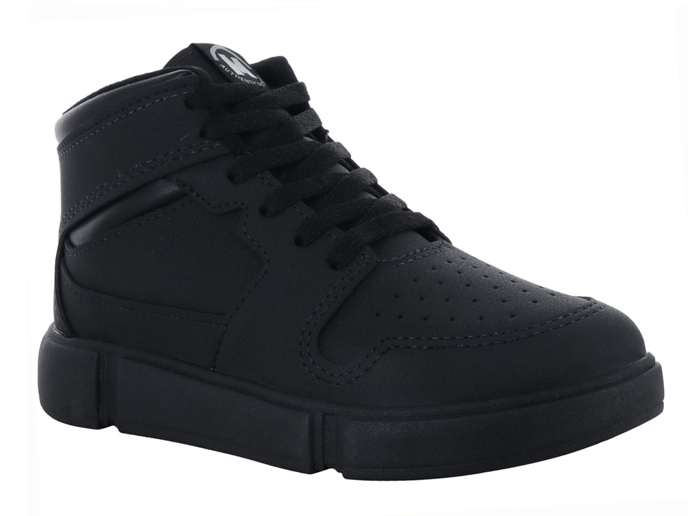 Tenis negros de bota para niño con suela gruesa y acabado mate.