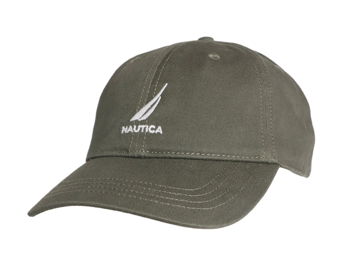Gorra casual de color verde con logotipo de Nautica bordado en blanco en la parte frontal.