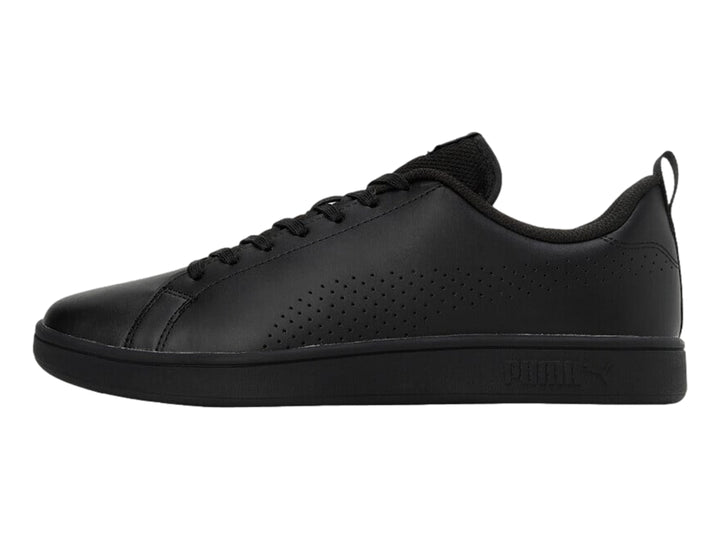 Tenis PUMA Smash Ace color negro, vista lateral, diseño deportivo y casual.