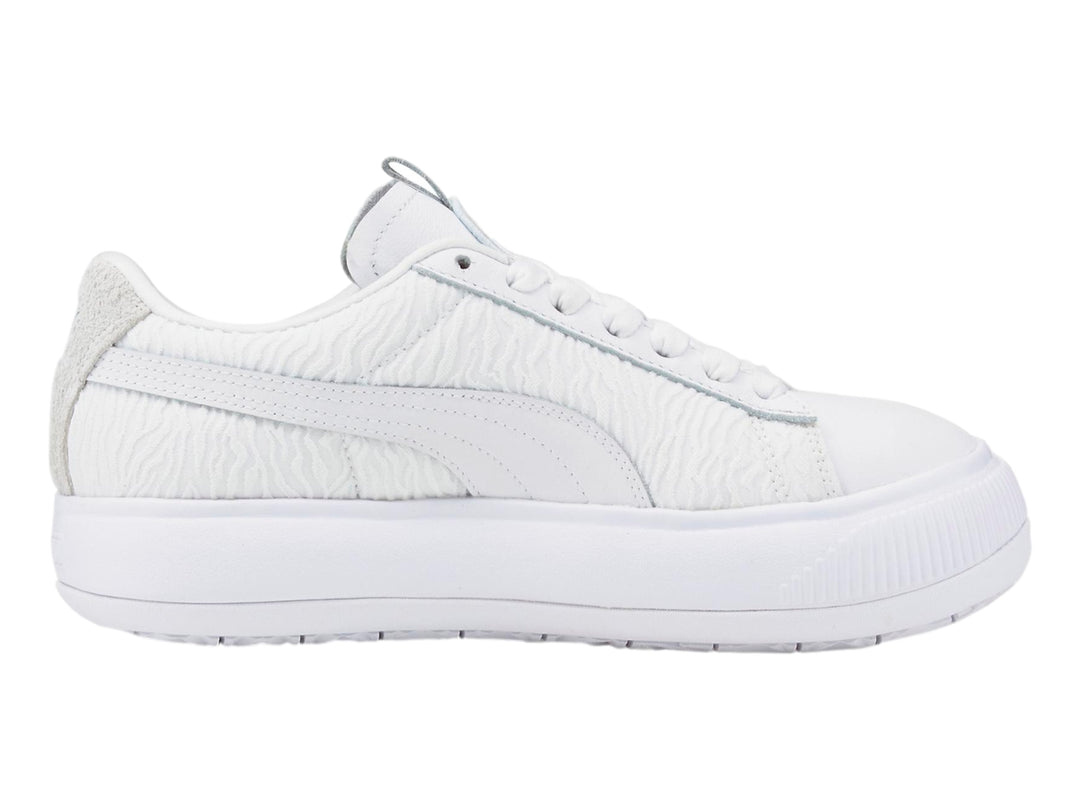 Tenis PUMA Suede Mayu ST WNS color blanco con suela de plataforma y detalles en gris claro.
