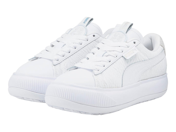 Tenis PUMA Suede Mayu ST WNS color blanco con suela de plataforma y detalles en gris claro.