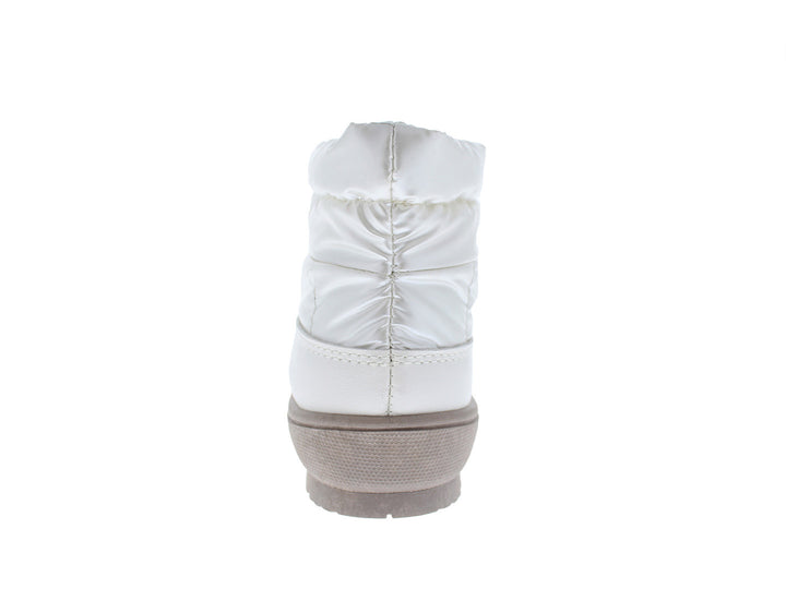 Botas beige acolchadas para bebé o niño con ajuste de cordón negro en la parte superior.