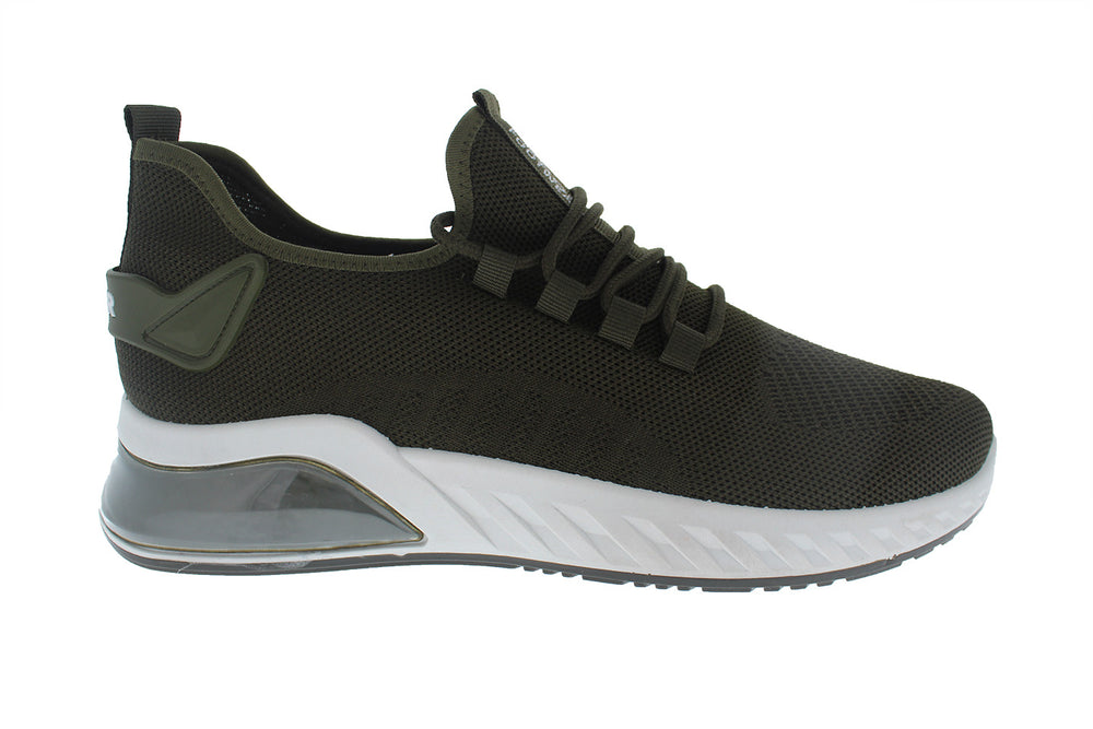 Tenis deportivos FUROR color olive con suela blanca y tejido transpirable.