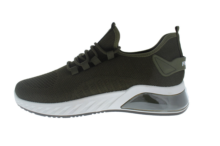 Tenis deportivos FUROR color olive con suela blanca y tejido transpirable.