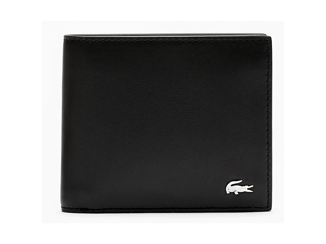 Cartera de cuero negro para hombre de la marca Lacoste con logotipo metálico.