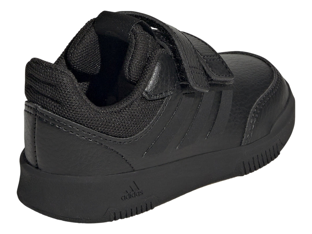 Tenis deportivos Adidas color negro con cierres de velcro para Niño.