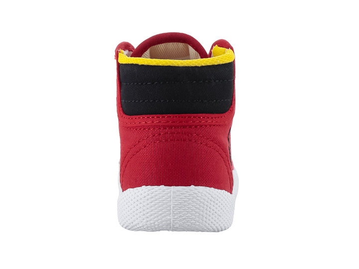 Zapato tipo tenis para bebé en color rojo con suela blanca y detalles en negro.