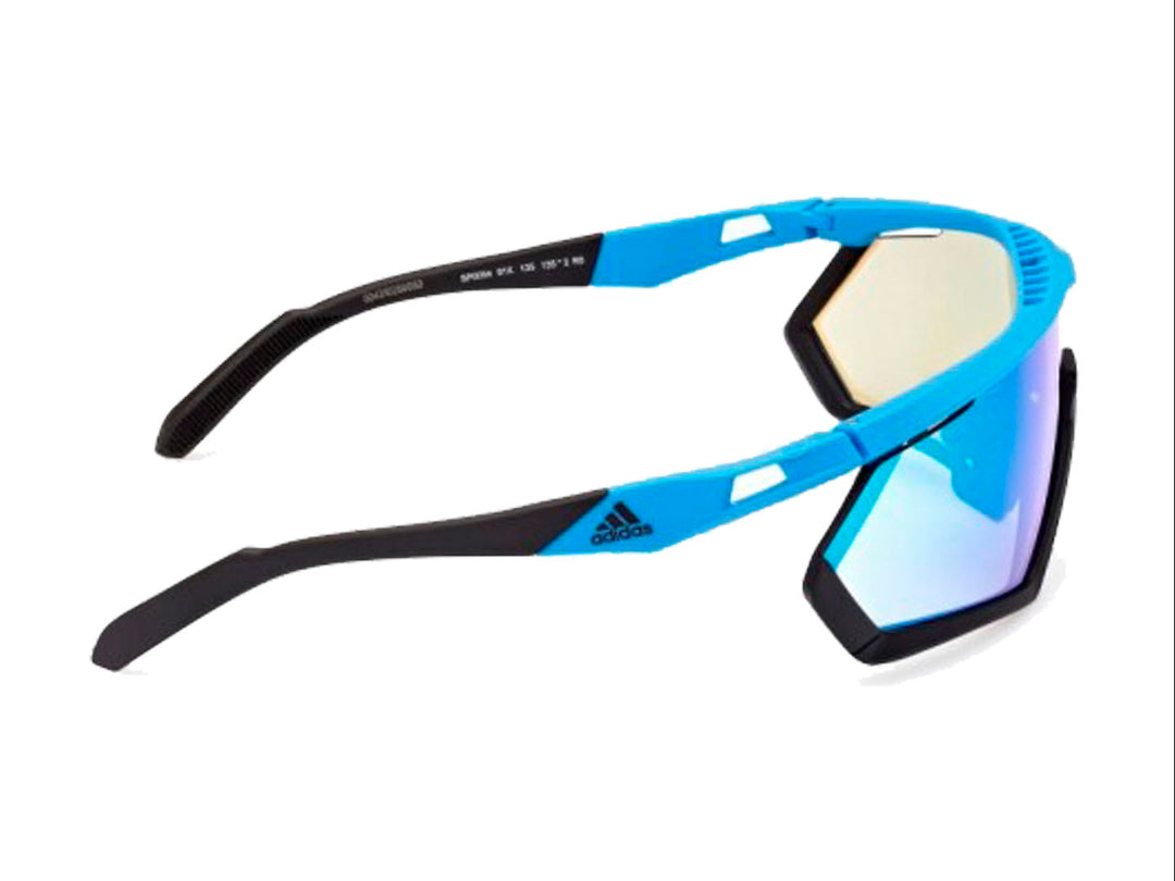 Lentes de sol deportivos Adidas en color azul y negro con cristales espejados.