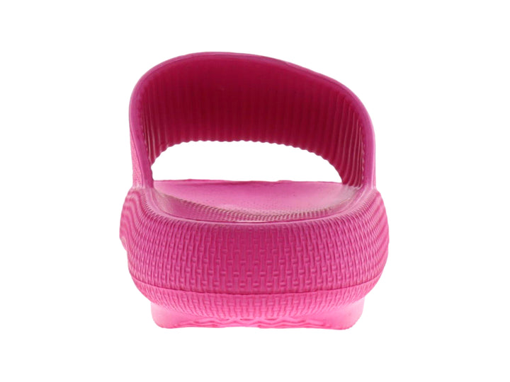 Sandalia deslizante de material EVA en color fucsia con textura rugosa y suela gruesa.