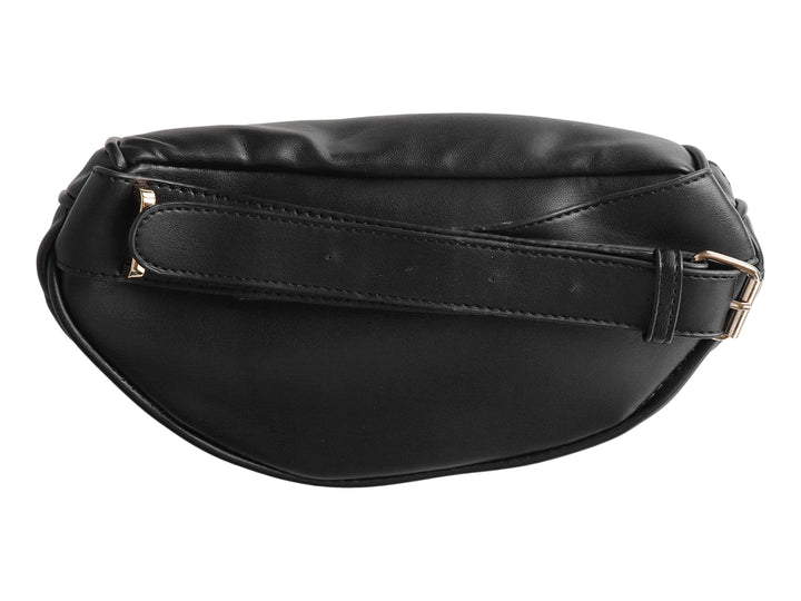 Bolso de hombro negro con diseño acolchado geométrico y cierre metálico dorado.