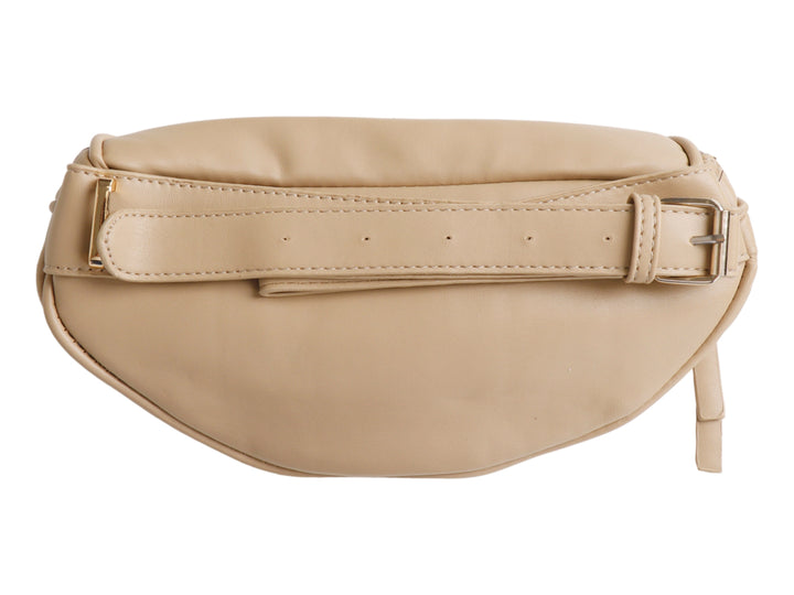 Bolsa bandolera color taupe con diseño acolchado en rombos y cierre metálico dorado.