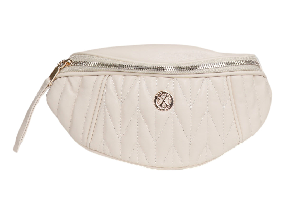 Cangurera blanca de la marca Felianna con textura acolchada en forma de V y detalles metálicos dorados.